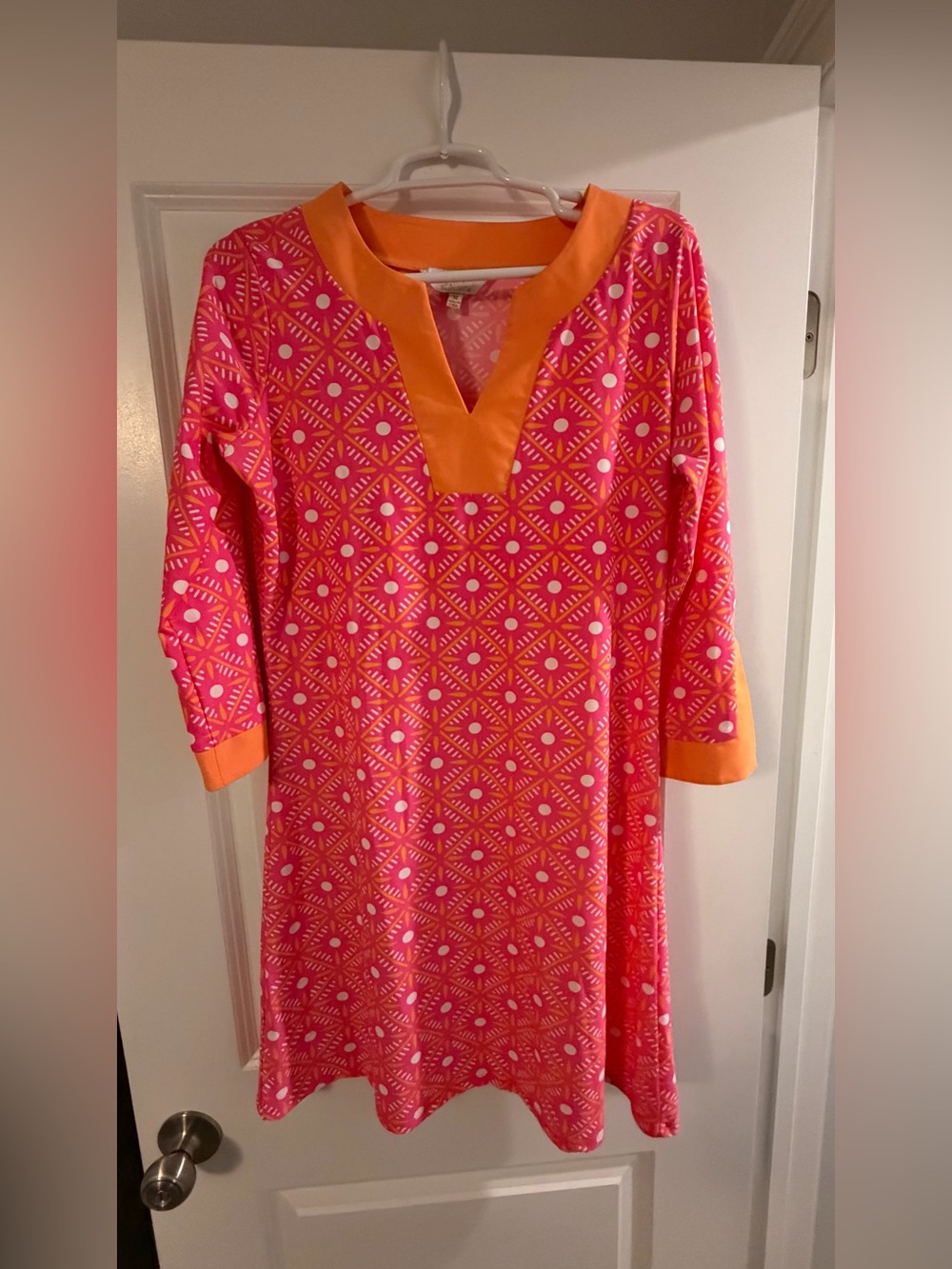 Women’s All For Color pink and orange geometric pattern shift dress.
Size M EUC